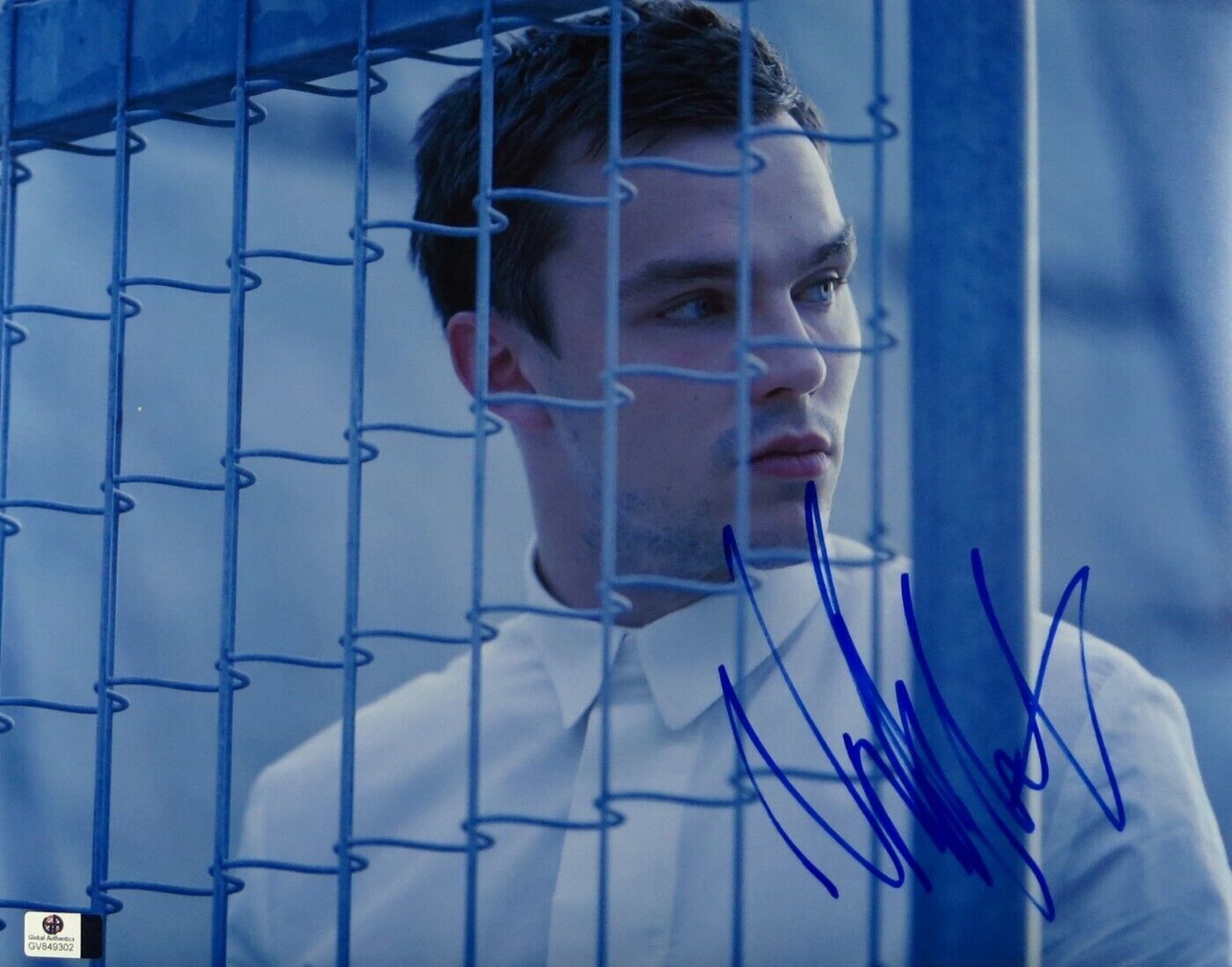 Nicholas Hoult Signed Autographed 11X14 Photo Poster painting Equals Behind Fence GV849302