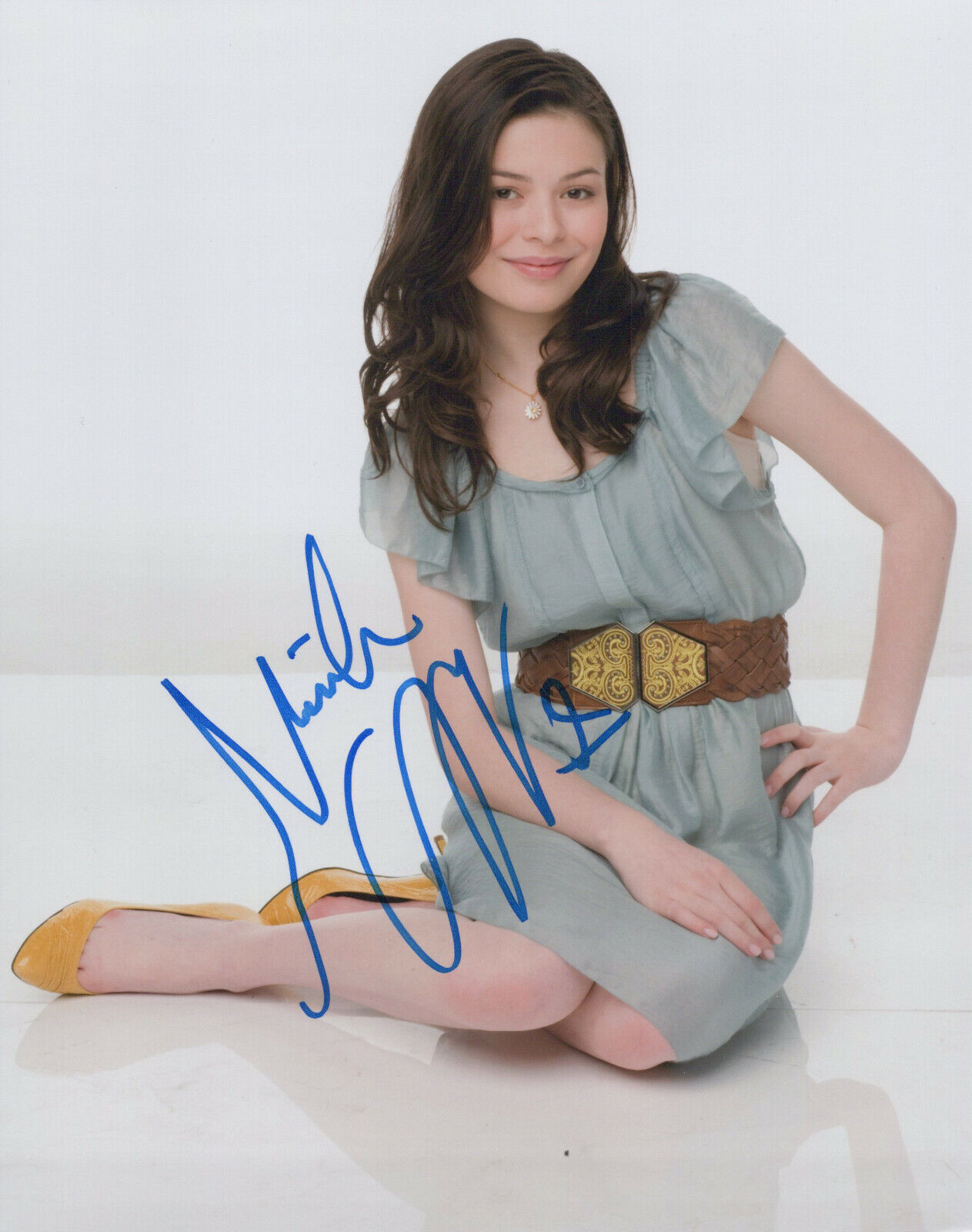 Miranda Cosgrove (Icarly) signed 8x10 Photo Poster painting