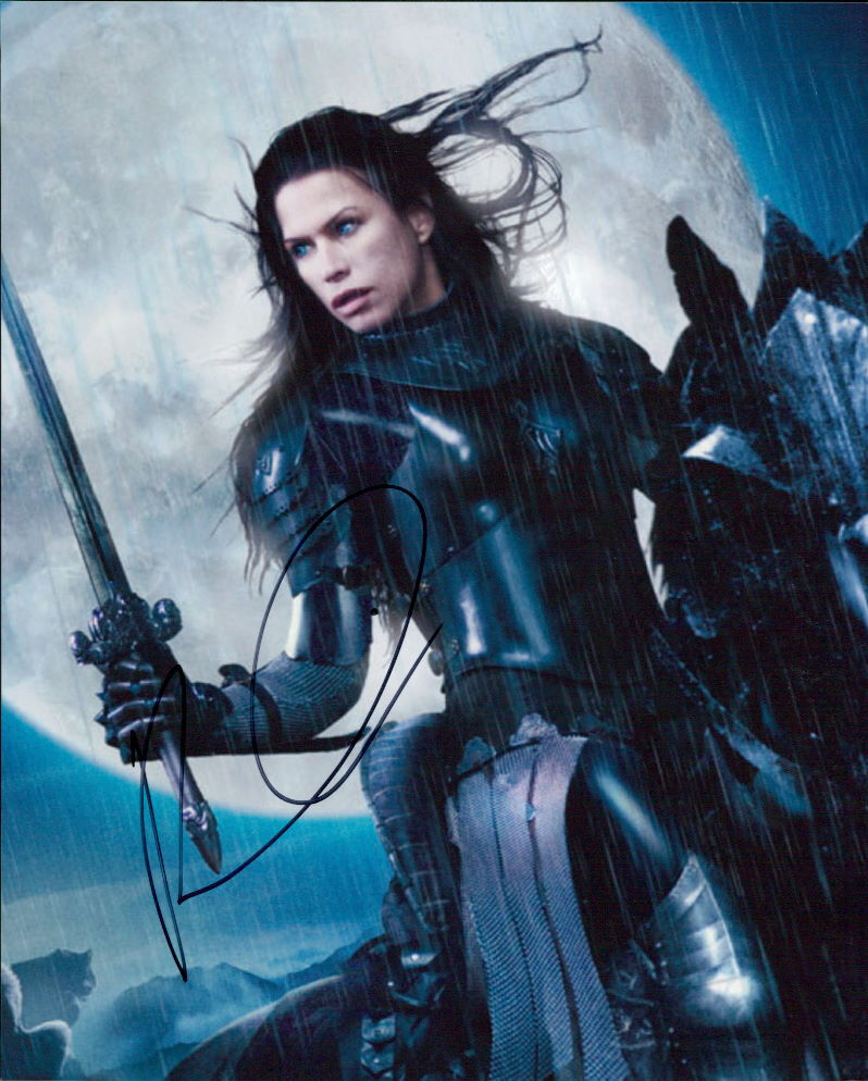 Rhona Mitra (Underworld) signed authentic 8x10 Photo Poster painting COA