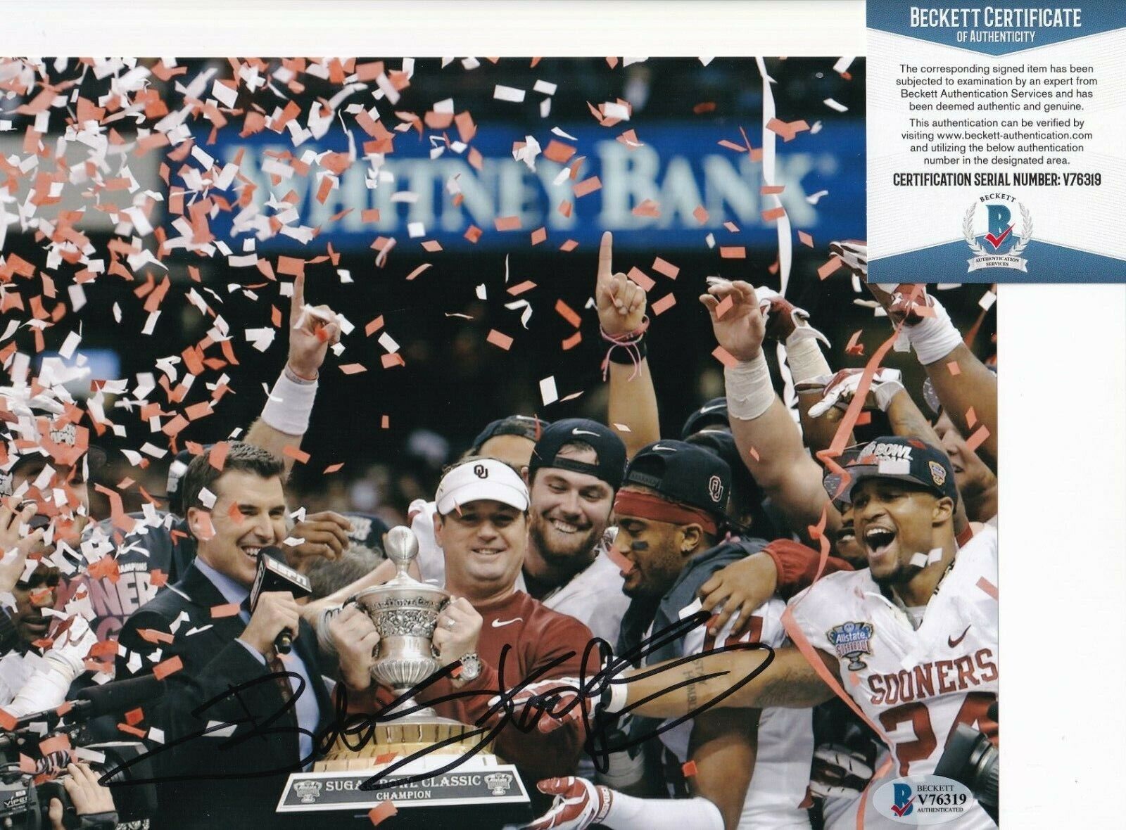 BOB STOOPS signed (OKLAHOMA SOONERS) FOOTBALL 8X10 Photo Poster painting BECKETT BAS V76319