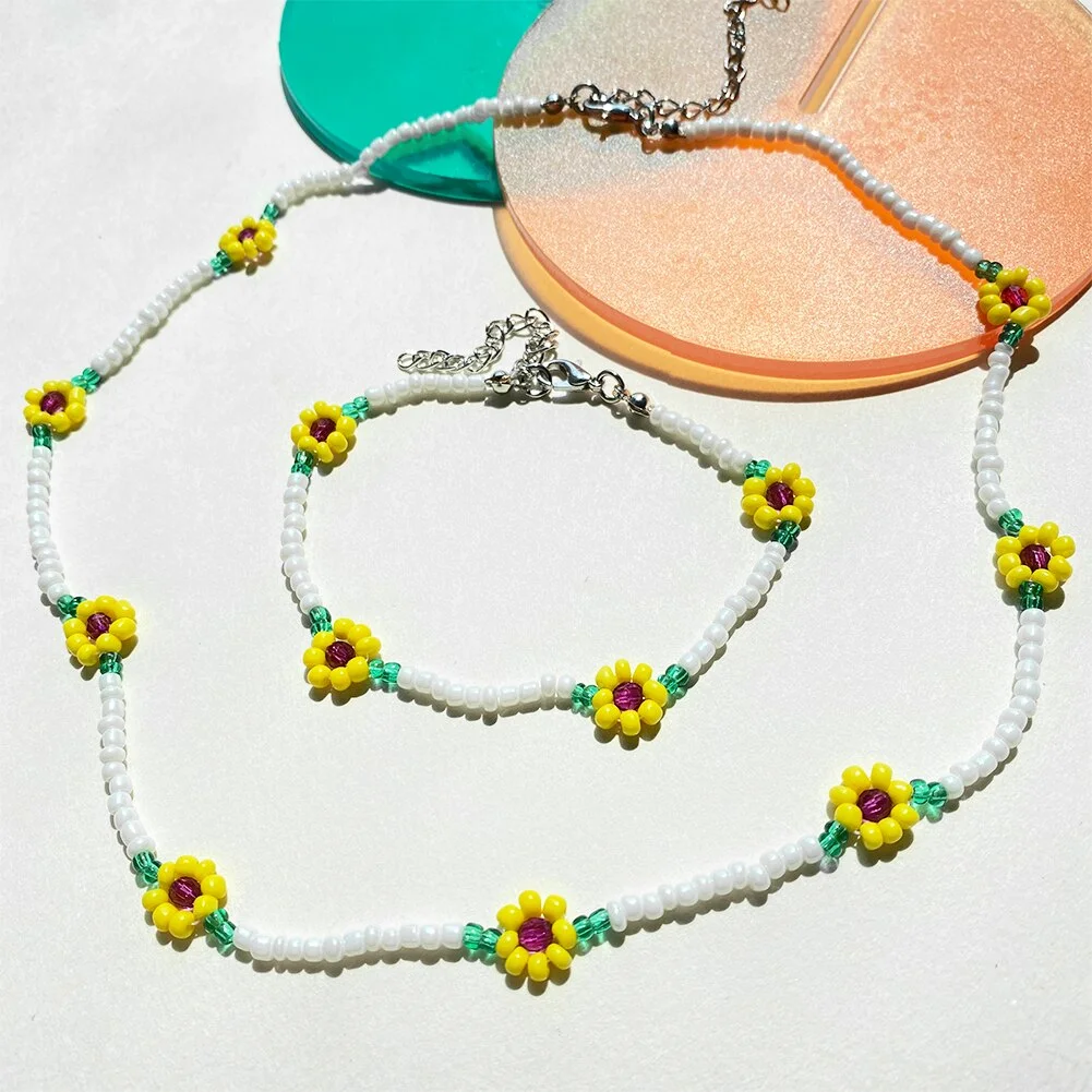 Dvacaman Korean Trendy Colorful Little Daisy Flower Beaded Necklace for Women Boho Acrylic Bead Clavicle Necklace Choker Jewelry