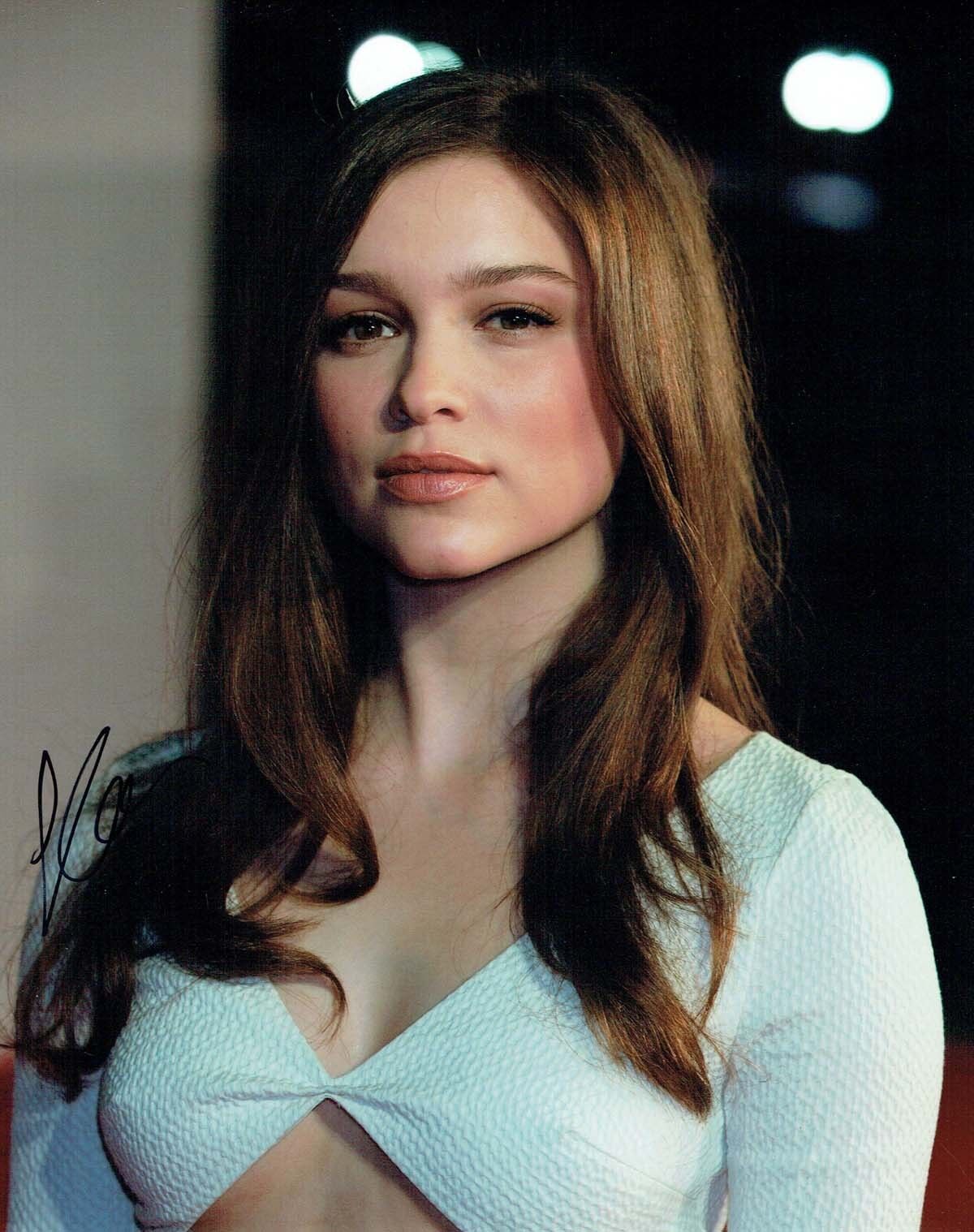 Sophie COOKSON SIGNED Photo Poster painting 2 AFTAL Autograph COA Roxy KINGSMAN Golden Circle