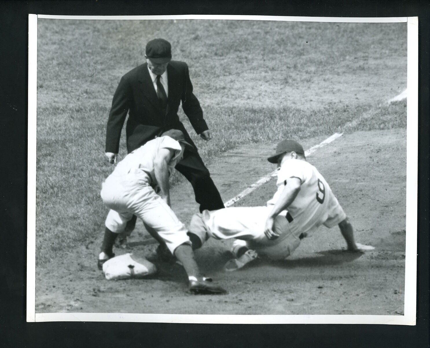 Hank Sauer Billy Cox Babe Pinelli 1952 Type 1 Press Photo Poster painting Chicago Cubs Dodgers