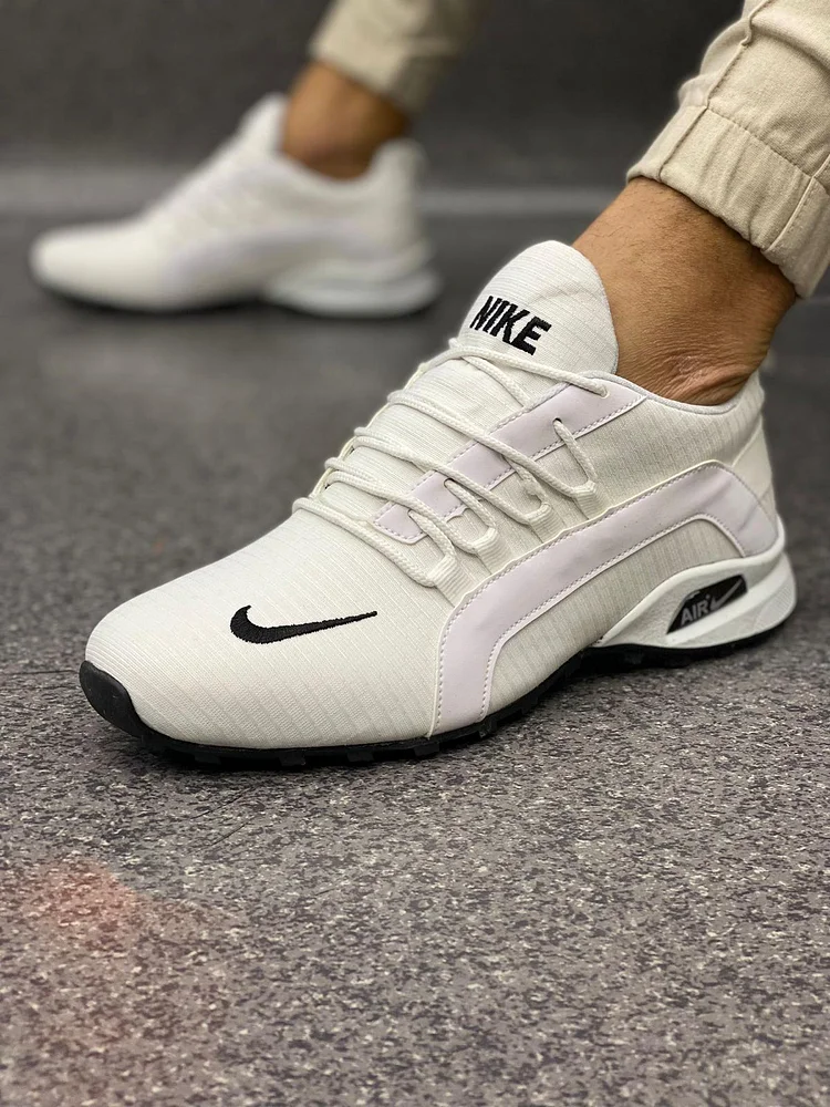 Nowe sportowe buty męskie NIKE