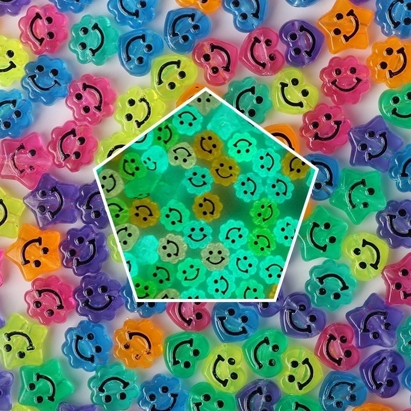 100 Pieces Arylic Smile Face