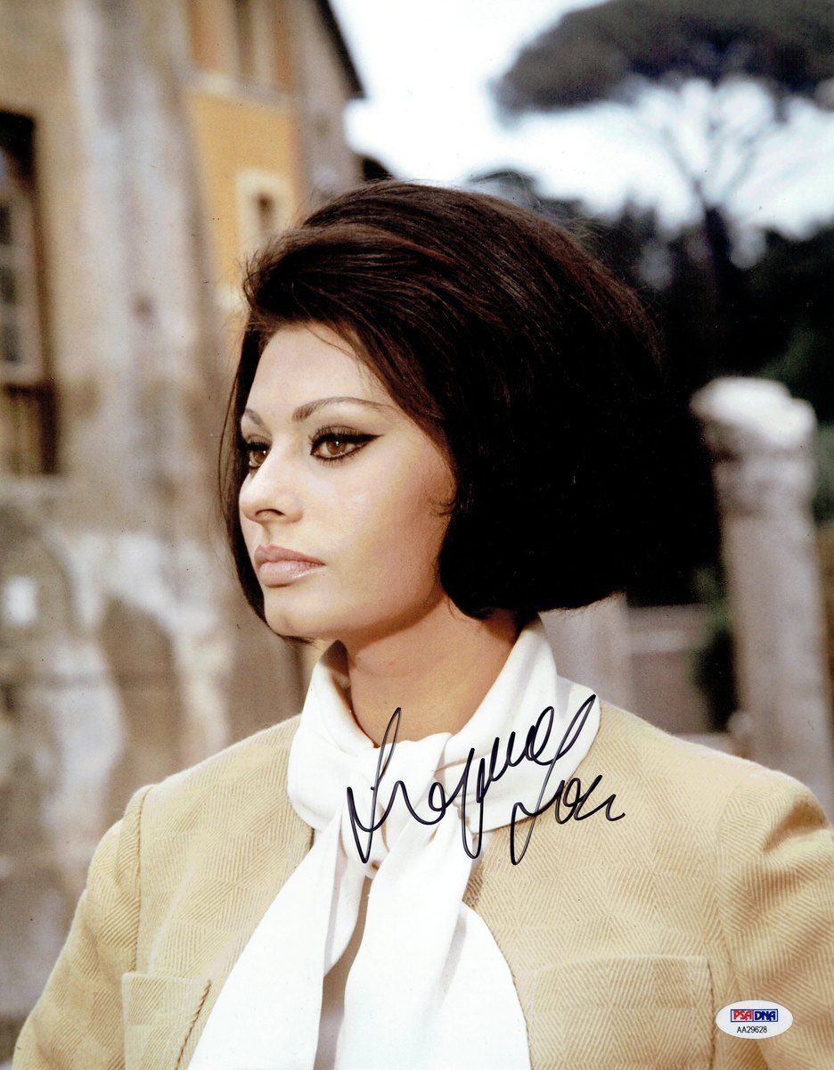 Sophia Loren Signed Authentic Autographed 11x14 Photo Poster painting PSA/DNA #AA29628