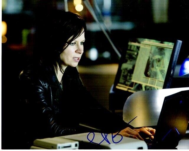 Mary Lynn Rajskub Signed - Autographed 24 Actress - Chloe O'Brian 8x10 Photo Poster painting