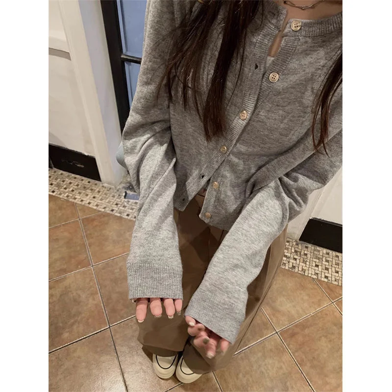 Uveng Uveng Knitted Jersey Women's 2025 Autumn Soft Skin-Care Comfortable And Stylish Loose Long-Sleeved Top Tide