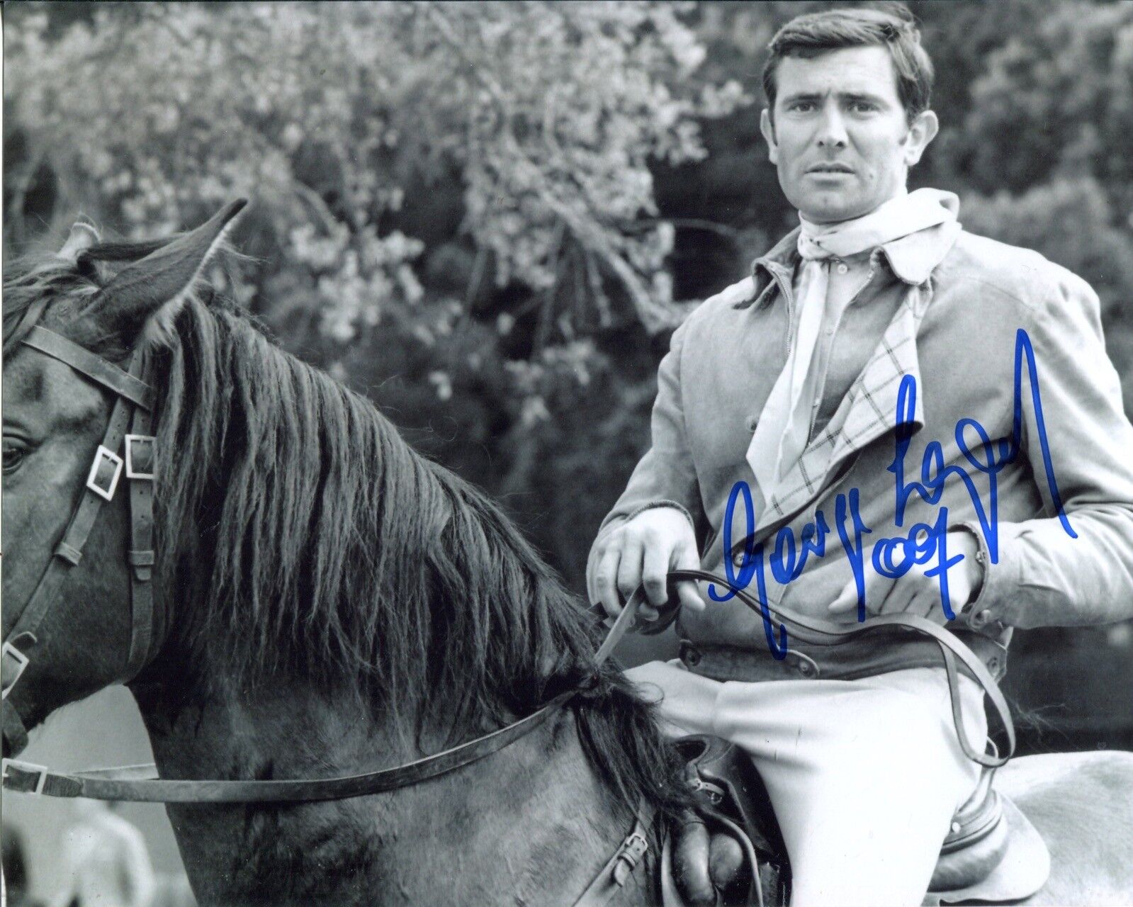 007 James Bond George Lazenby signed OHMSS movie Photo Poster painting IMAGE No3 UACC DEALER