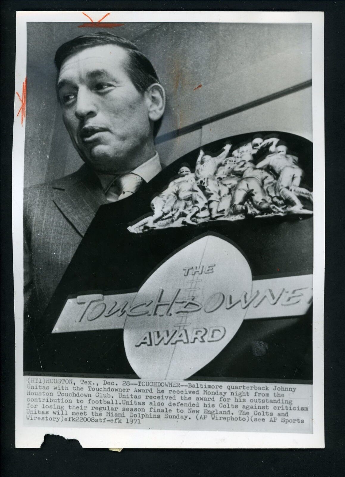 Johnny Unitas with Houston Touchdown Award 1971 Press Photo Poster painting Baltimore Colts