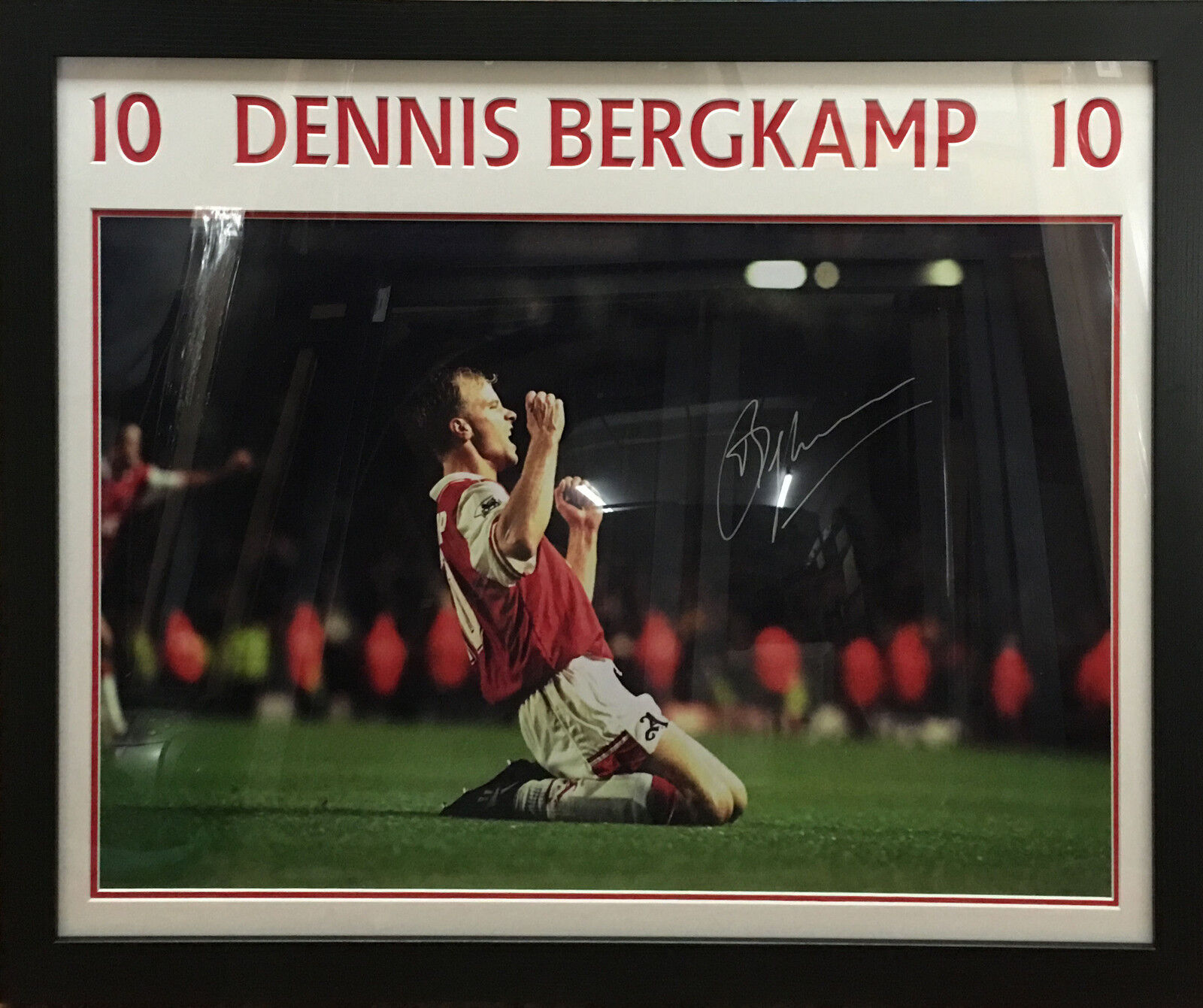 DENNIS BERGKAMP FRAMED SIGNED HUGE ARSENAL 30x20