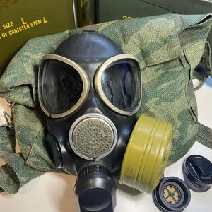 pornhint Pornhint Russian military PMK-3 gas mask kit- excellent comdition