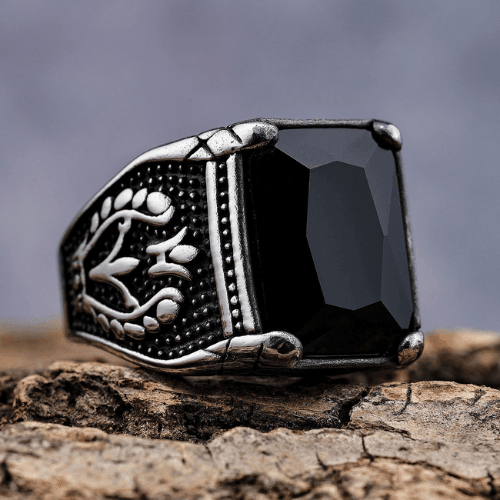 Vintage Setting Black Gemstone Tulip Ring