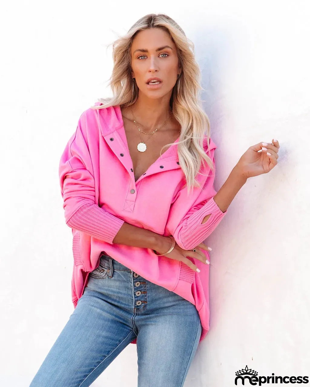 Versatile and airy Blouse
