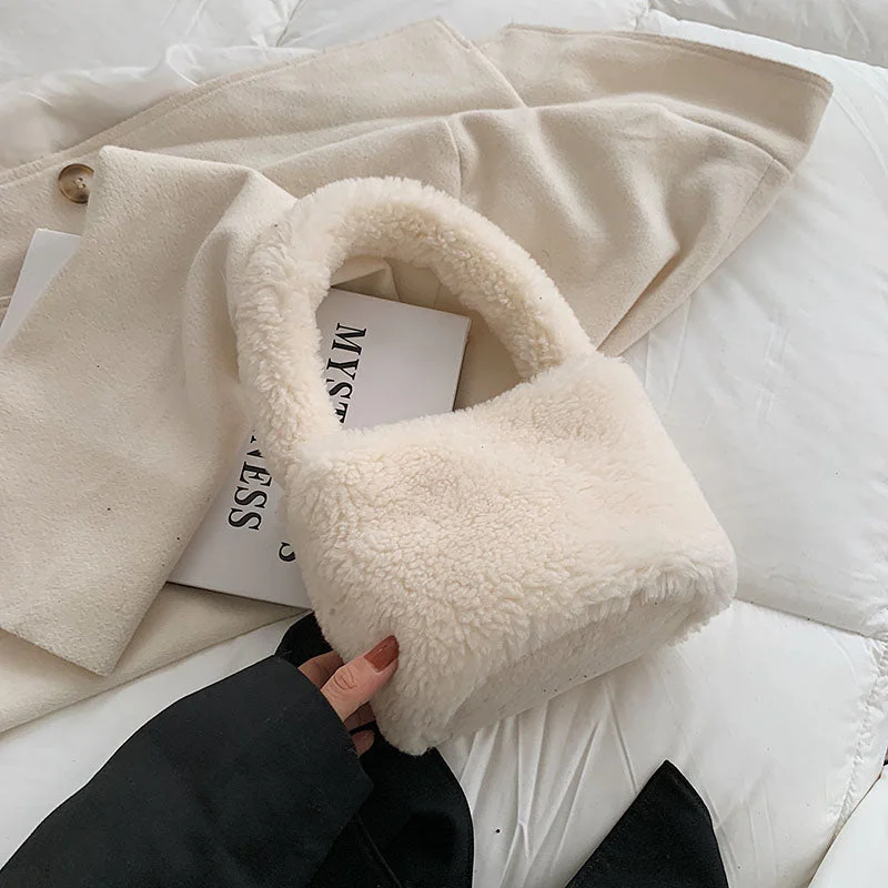 с доставкой Winter Soft Faux Fur Fashion Shoulder Bags For Women 2021 Warm Small Lady Branded Trending Designer Handbags  Purses