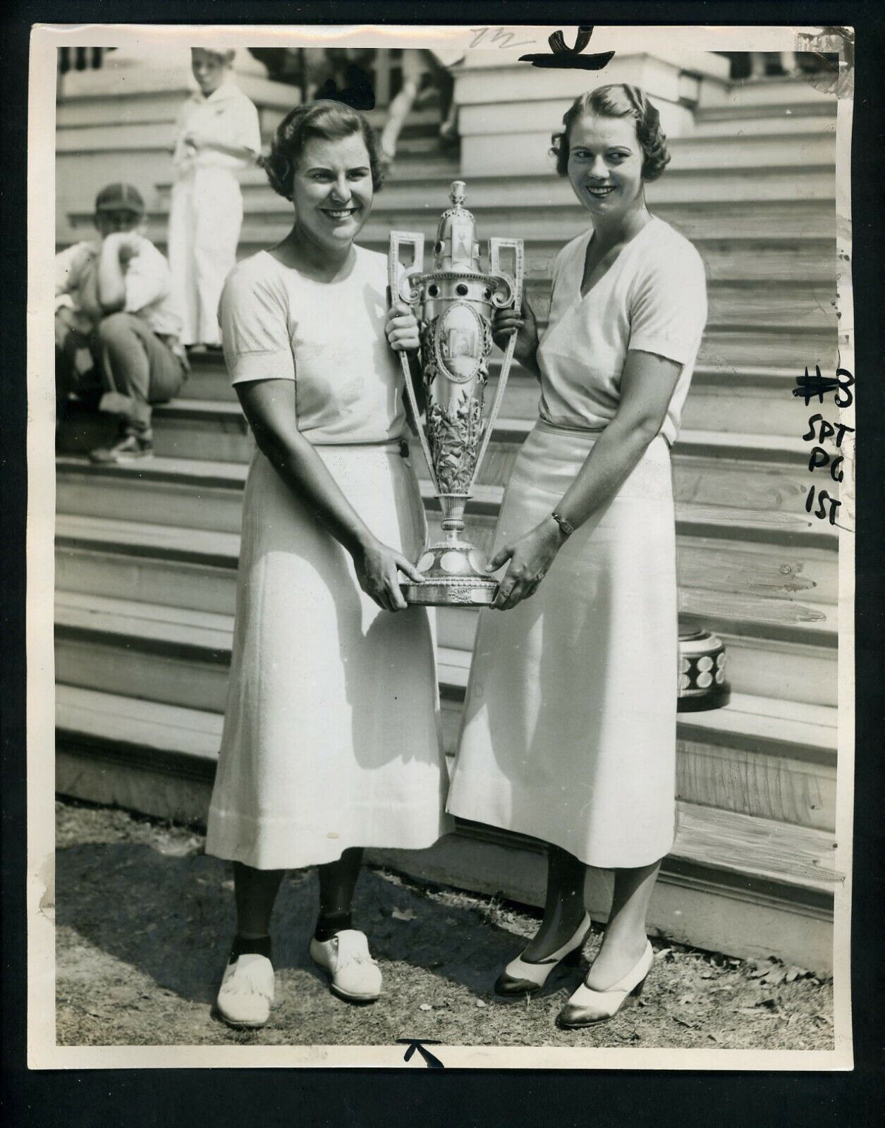 Helen Hicks & Virginia Van Wie 1933 Golf Press Photo Poster painting