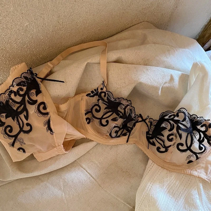 Wriufred Retro Three-dimensional embroidery lingerie panties set girl cotton love lace push up underwear bra set multi-types