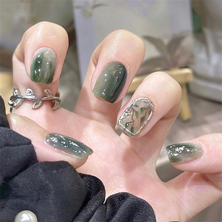 Qinice 24Pcs/Set Milkshake Diamond Lattice Wearing False Nails Tips Fall Winter Adhesive Fake Nails Removable French Press on Nail Art
