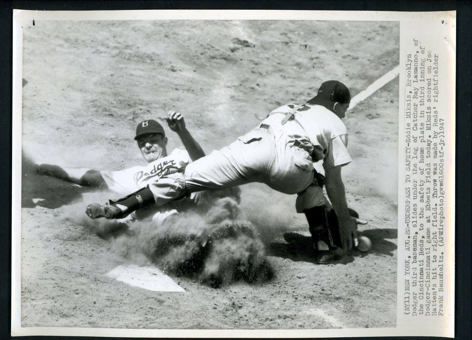 Eddie Miksis & Ray Lamanno 1947 Press Photo Poster painting Brooklyn Dodgers Cincinnati Reds