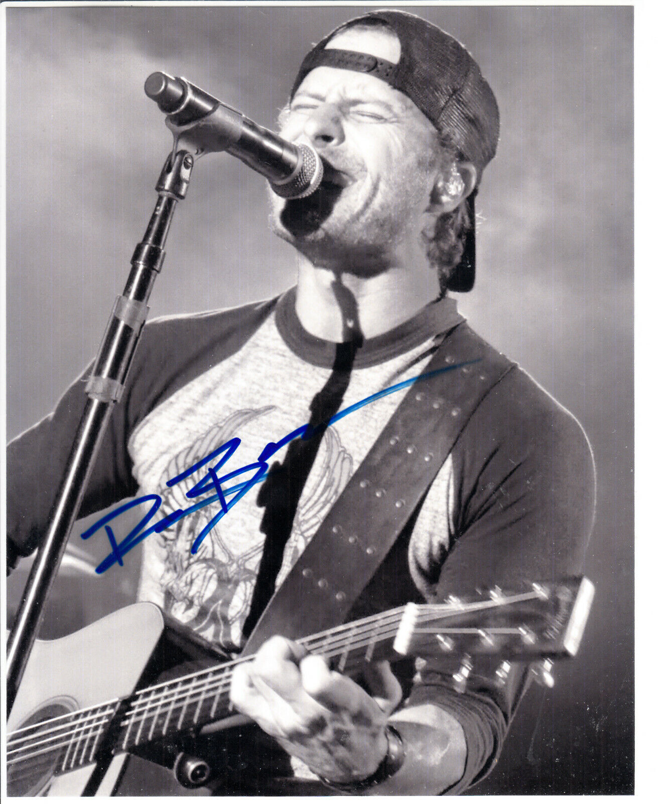 Dierks Bentley country superstar Autograph Signed 8x10