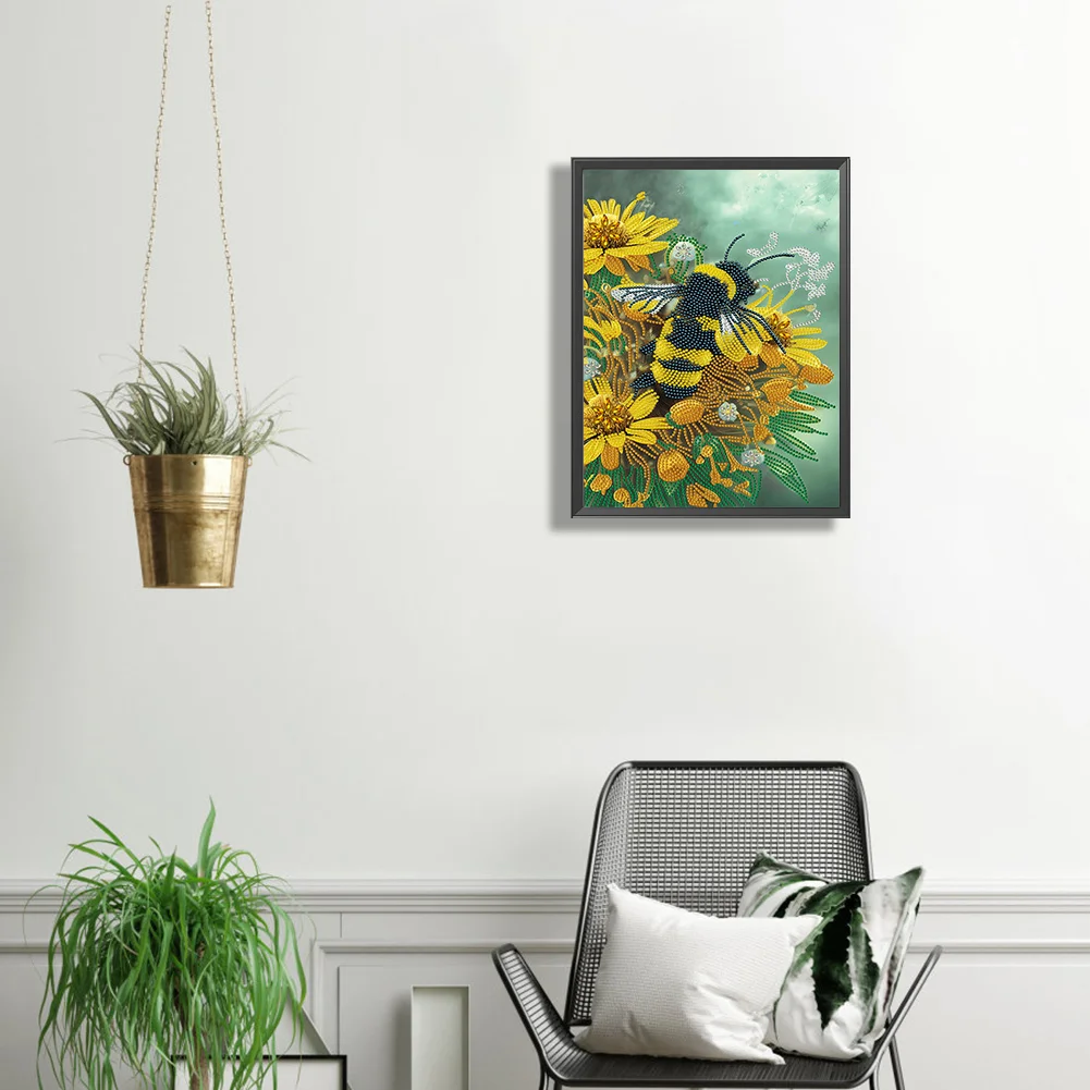 Special Shape Diamond Painting 30*40cm - Bee