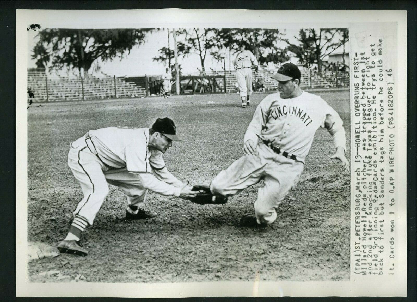 Dixie Howell & Ray Sanders 1946 Press Photo Poster painting St. Louis Cardinals Cincinnati Reds