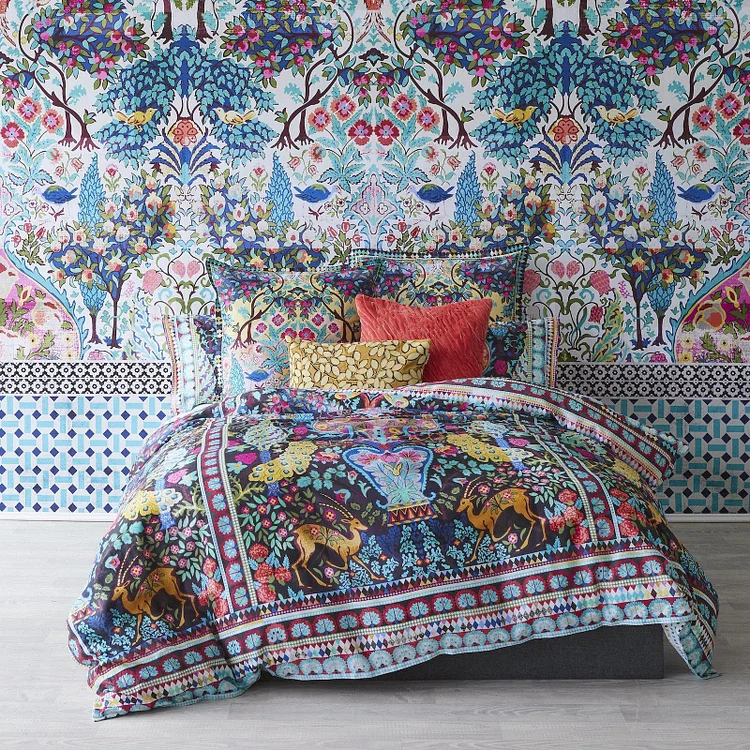Parisa Black Quilt Cover Set