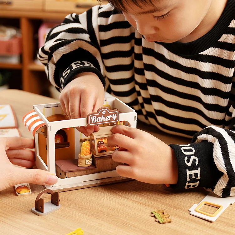 Maison de poupée miniature ouvrante - Petit Bonheur