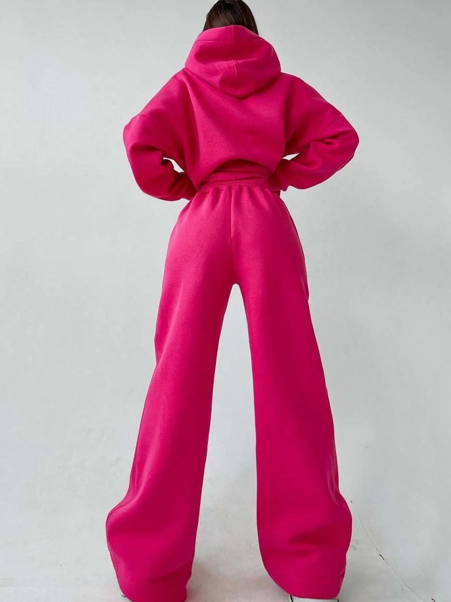 Two-piece suit of solid color hoodie with pockets and sweatpants