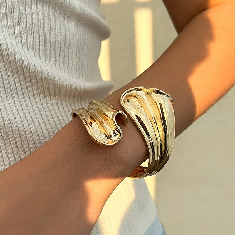 Minimalist Classic Style Solid Color Alloy Irregular Plating Women’s Bangle