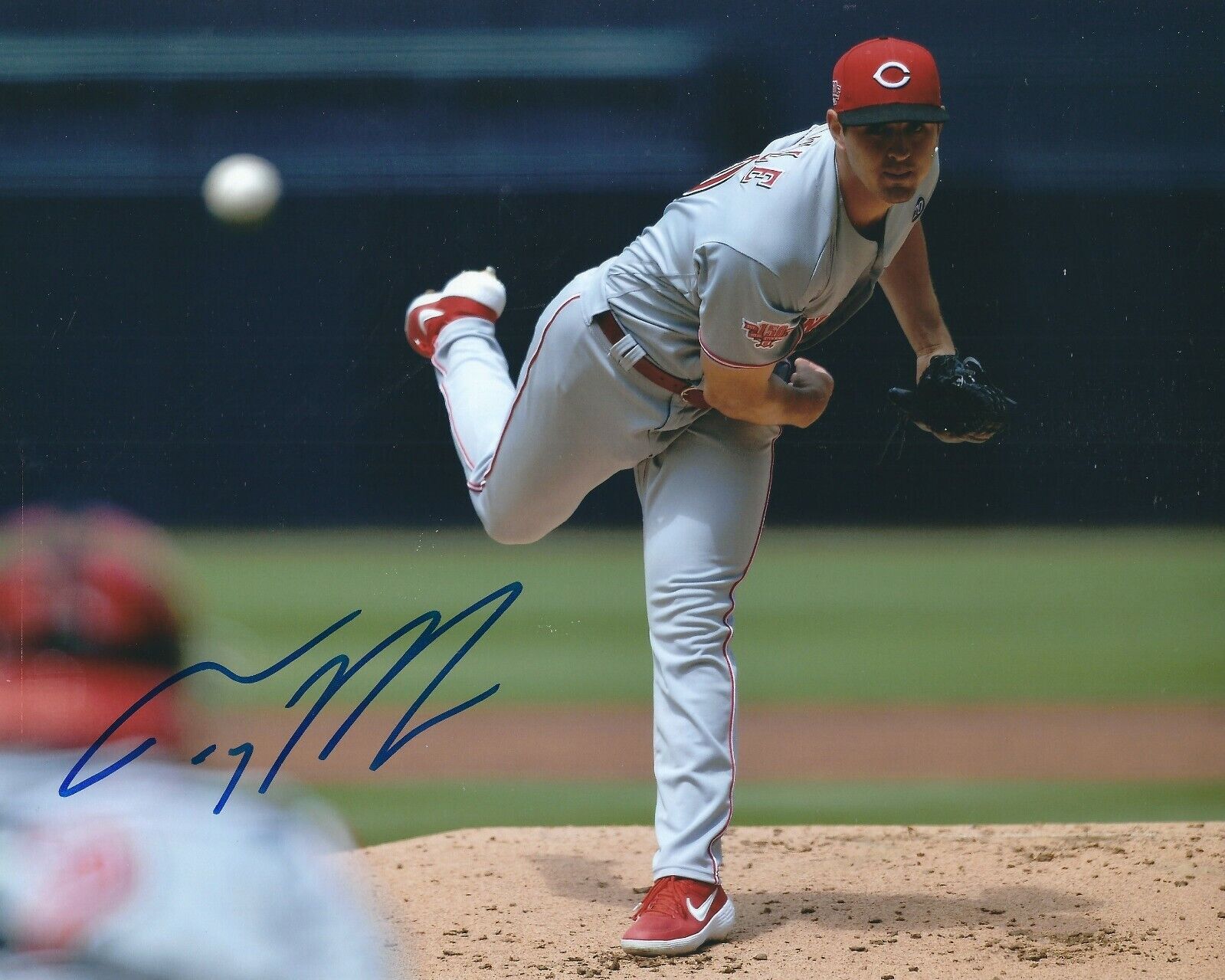 Autographed 8X10 TYLER MAHLE Cincinnati Reds Photo Poster painting - COA