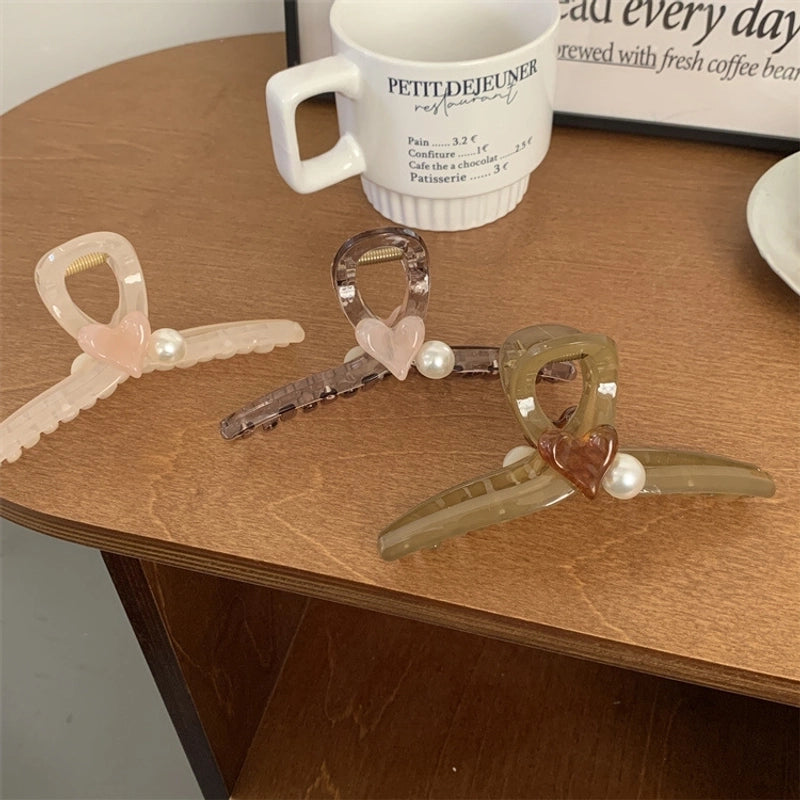 Women’s Casual Minimalist Heart Shape Arylic Hair Claws