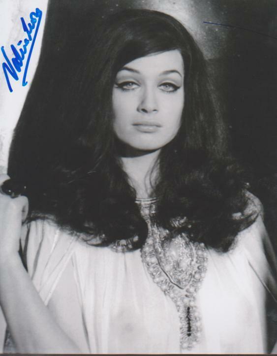 Valerie Leon In Person Signed 8X10 Photo Poster painting At Hollywood Show - Hammer film #1