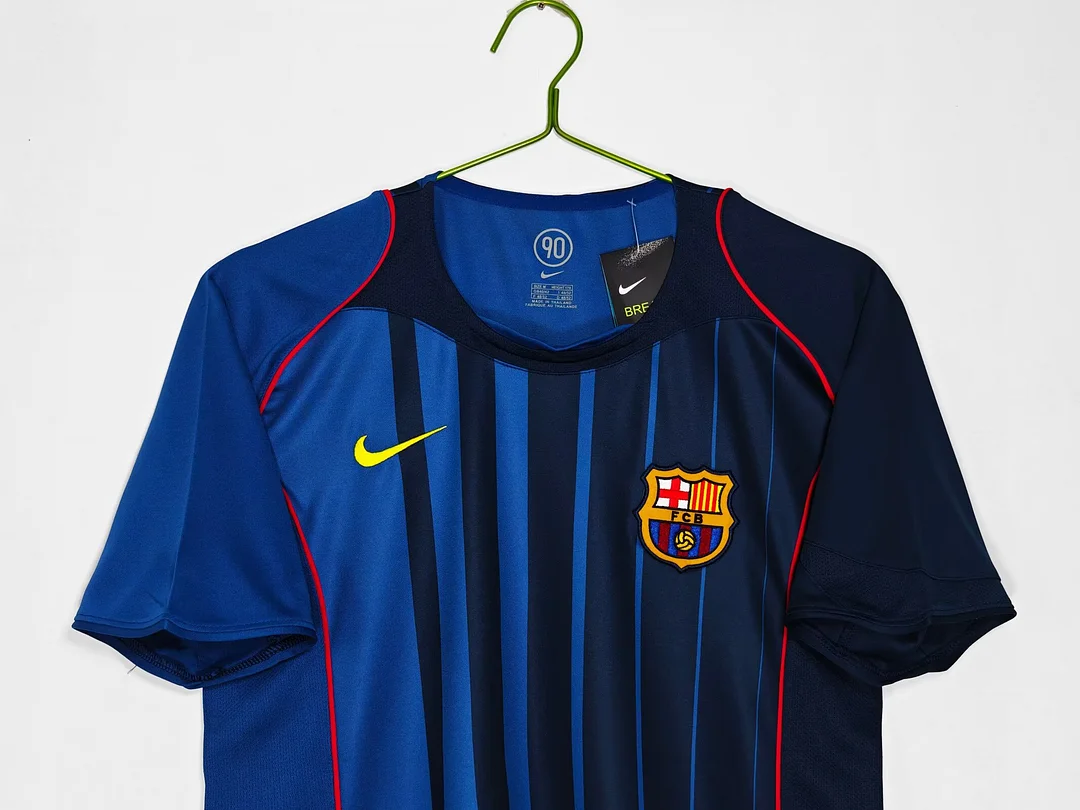 2004-2005 Barcelona Retro Away Football shirt 