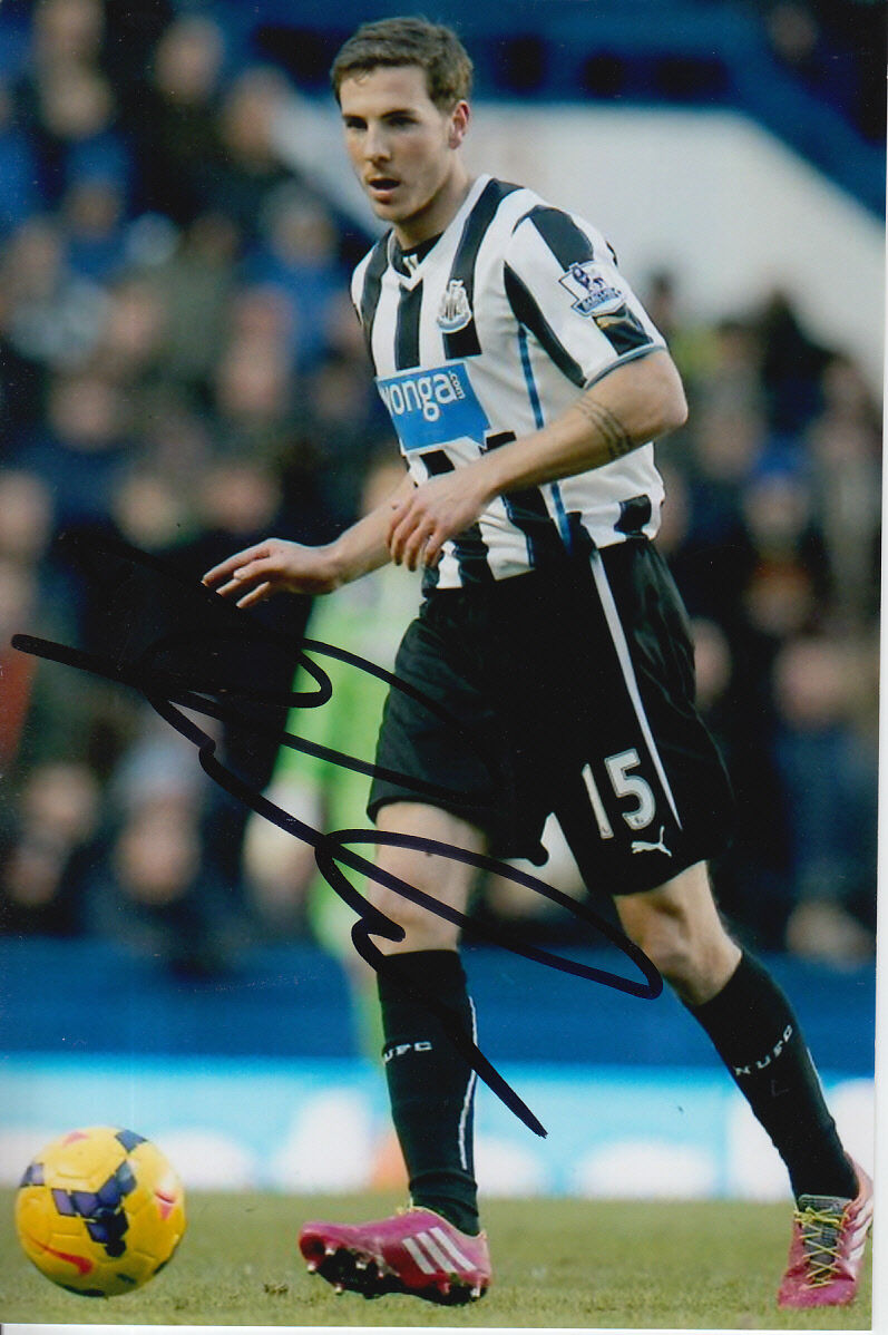 NEWCASTLE UNITED HAND SIGNED DAN GOSLING 6X4 Photo Poster painting.