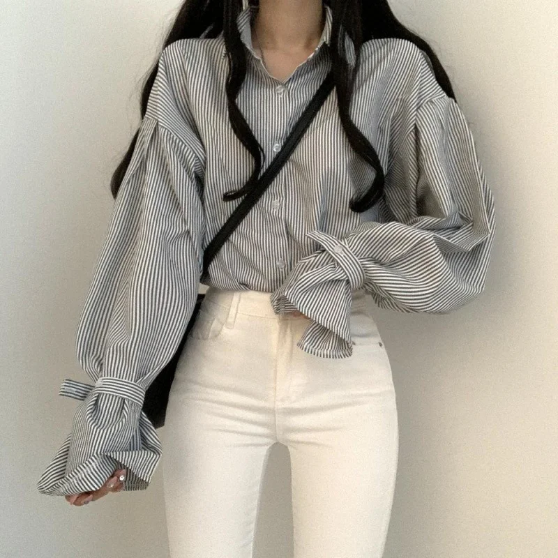 Uveng Uveng The Spring Of 2025, The New Korean Version Of The College Style Design Is Loose And Small Lantern Sleeve Striped Shirt Shirt For Women