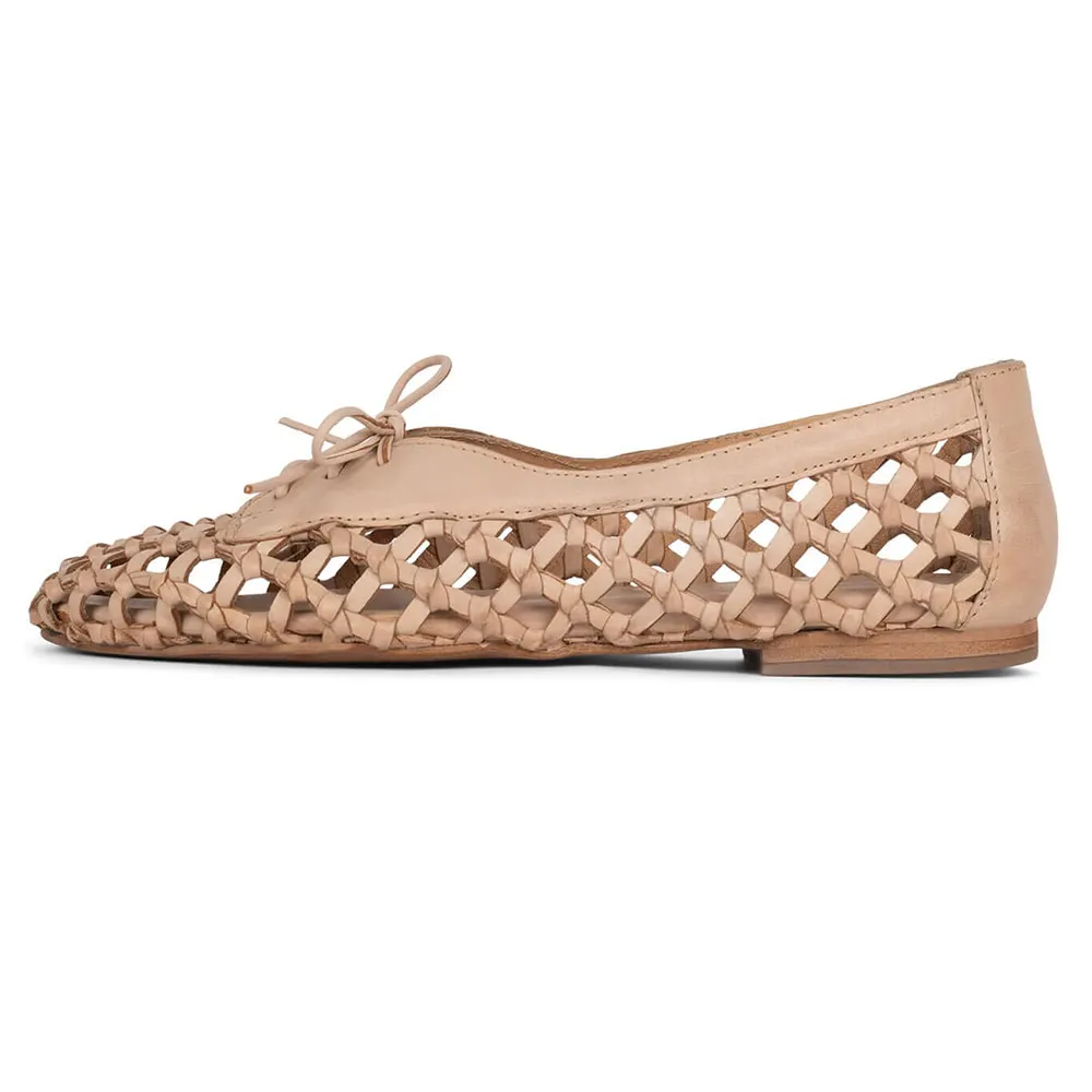 YDN Lace-Up Round Toe Woven Cut-Out Flat Shoes Women in Nude