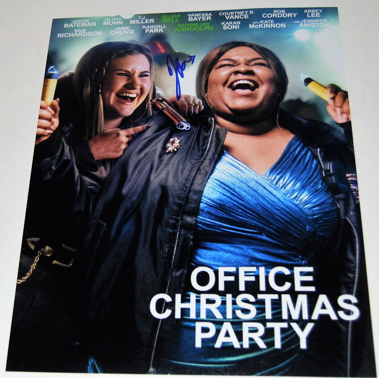 JILLIAN BELL signed (OFFICE CHRISTMAS PARTY) 11X14 movie Photo Poster painting *TRINA* W/COA