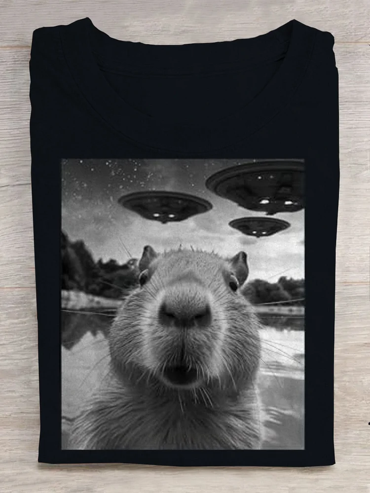 Funny Graphic Capybara Selfie With UFOs Weird Print T-shirt