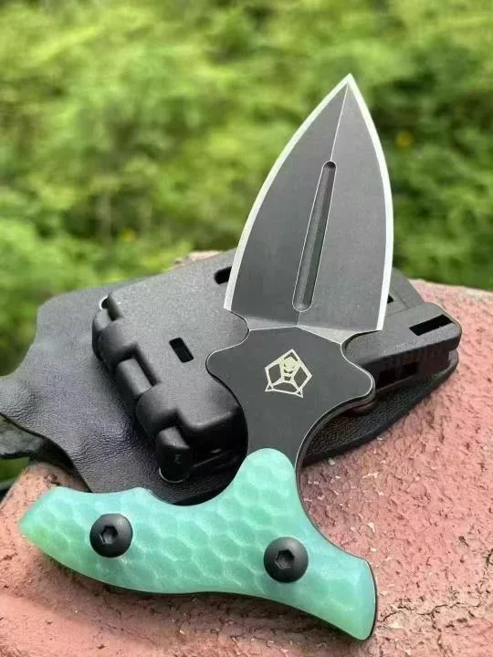 Bear head hand knuckles for outdoor self-defense