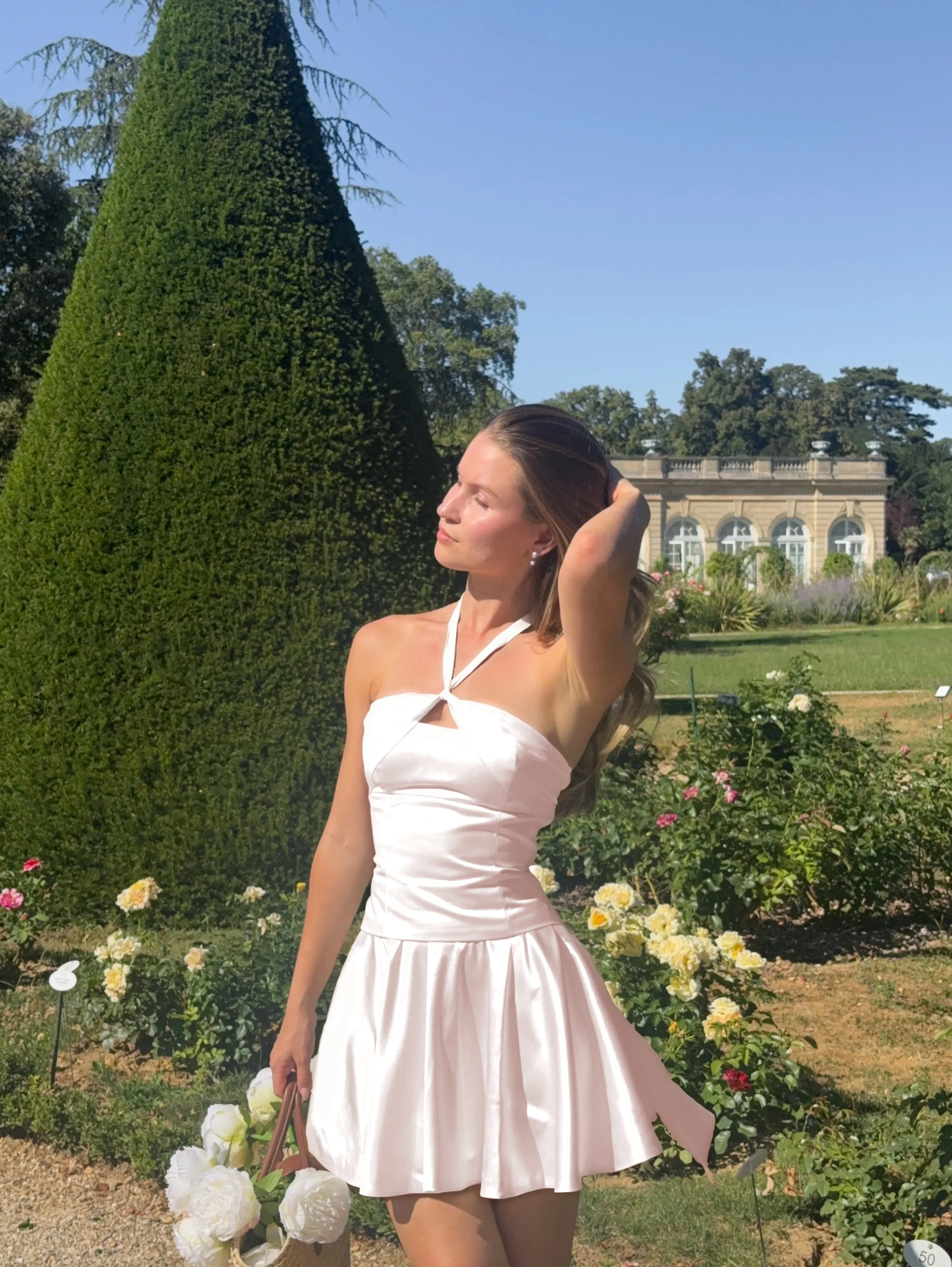 Satin Halter Neck Sleeveless High-Waisted Short Pleated A-Line Homecoming Dress | XY0221 Wellcucu