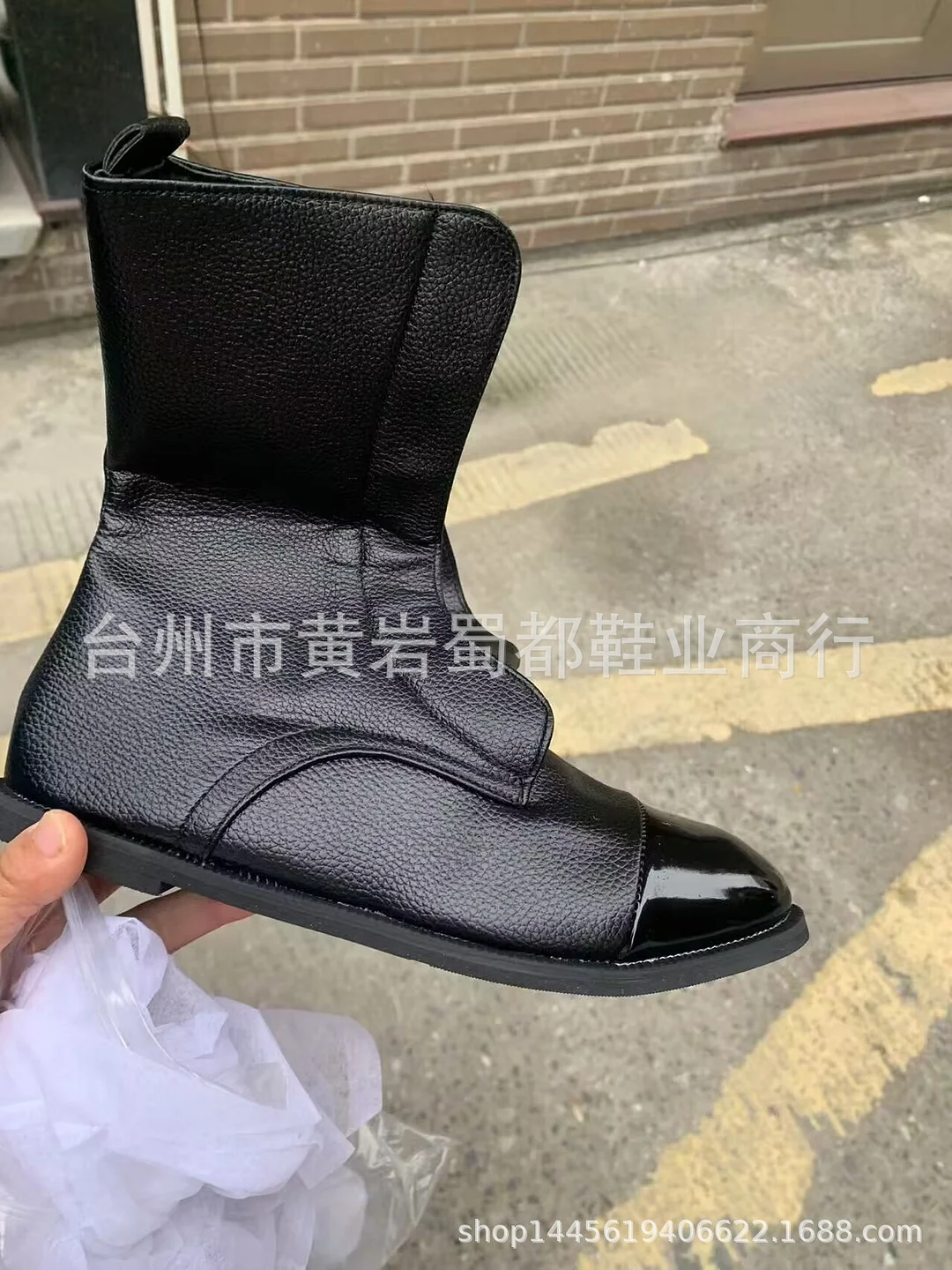 Yyvonne And Winter New Flat Bottom With Martin Boots Women Hot 43 Yards Pointed Patent Leather Splicing Side And Medium Boots