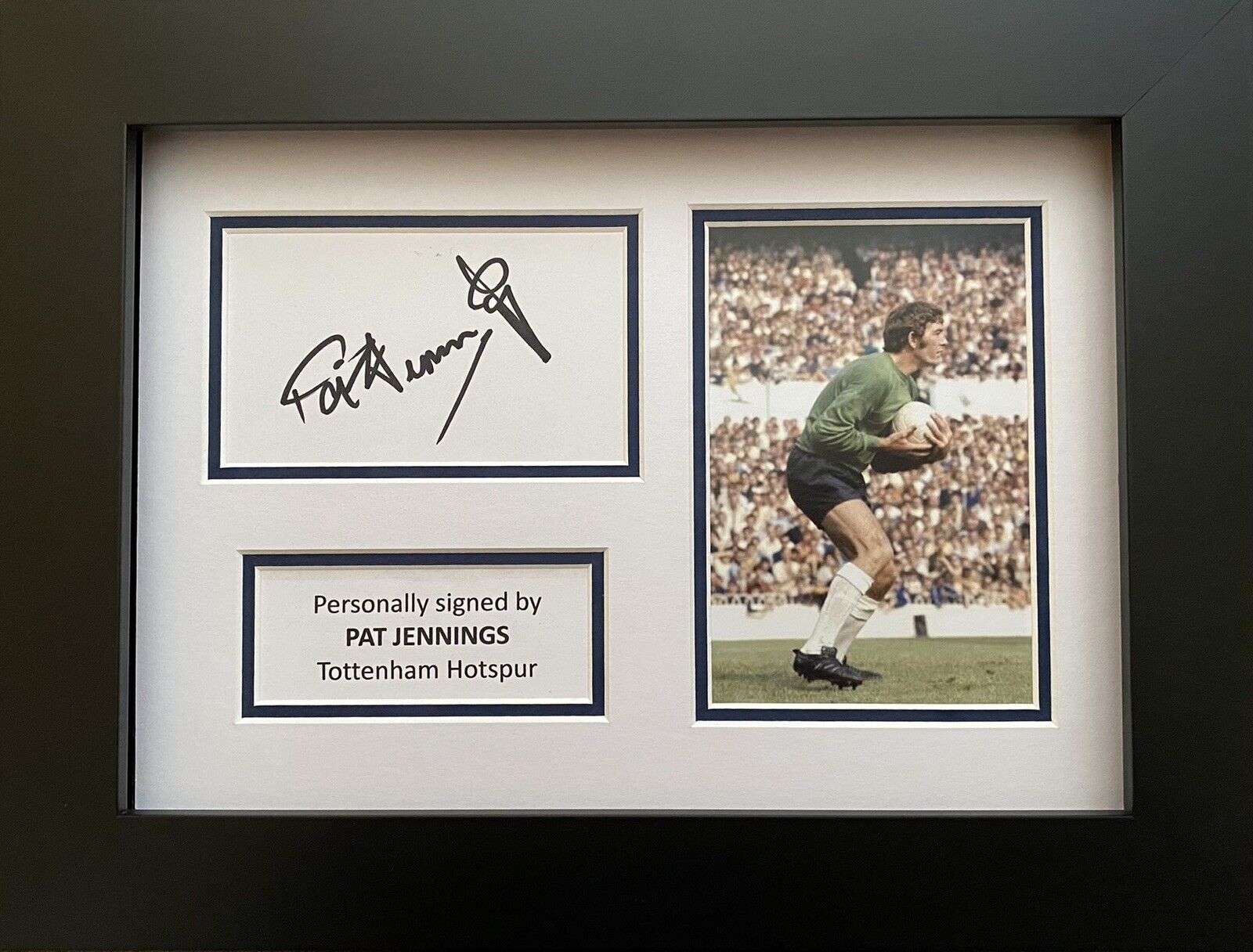 Pat Jennings Hand Signed White Card In A4 Tottenham Hotspur Frame Display