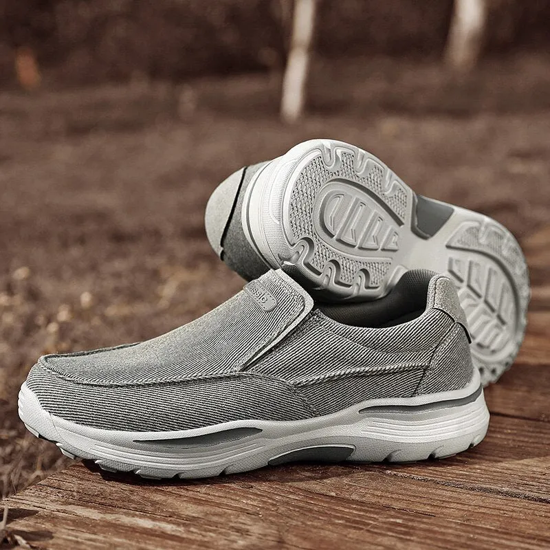 2021 New Men Shoes Spring Casual Shoes Comfortable Fashion Light Outdoor Running Climbing Shoes Hiking Sneakers Non-Slip Loafers