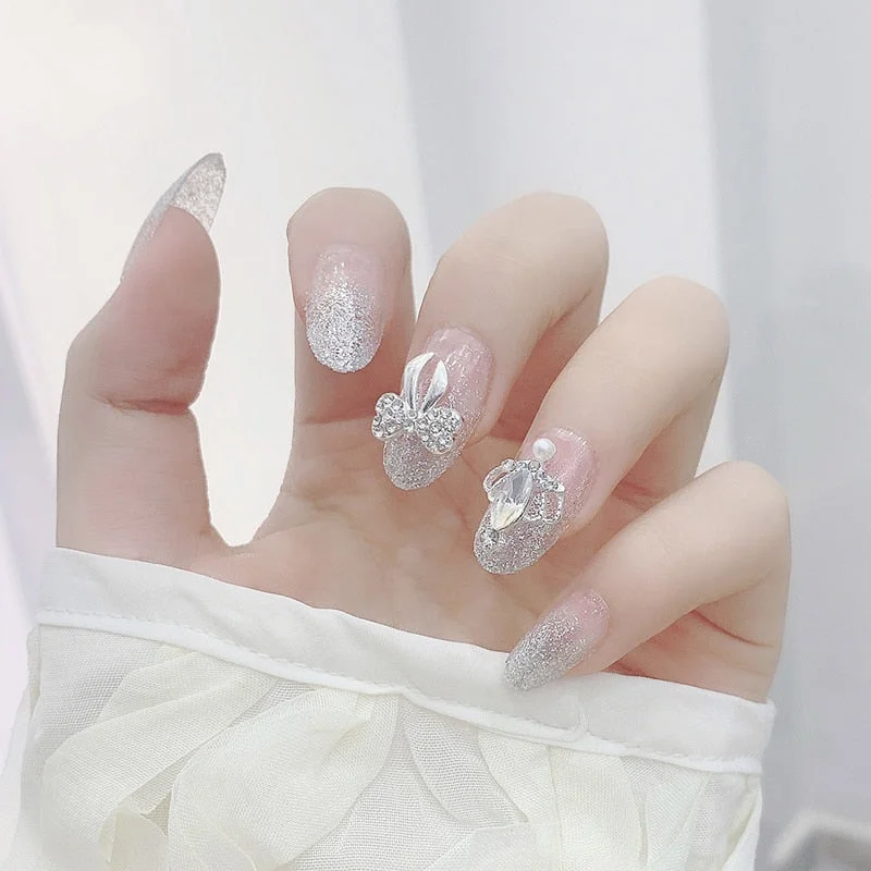 24pcs White Diamond Queen Crown Bowknot fake nails with glitter Decor Silver Powder Gradient Wearable Super Fairy Girl nail tips