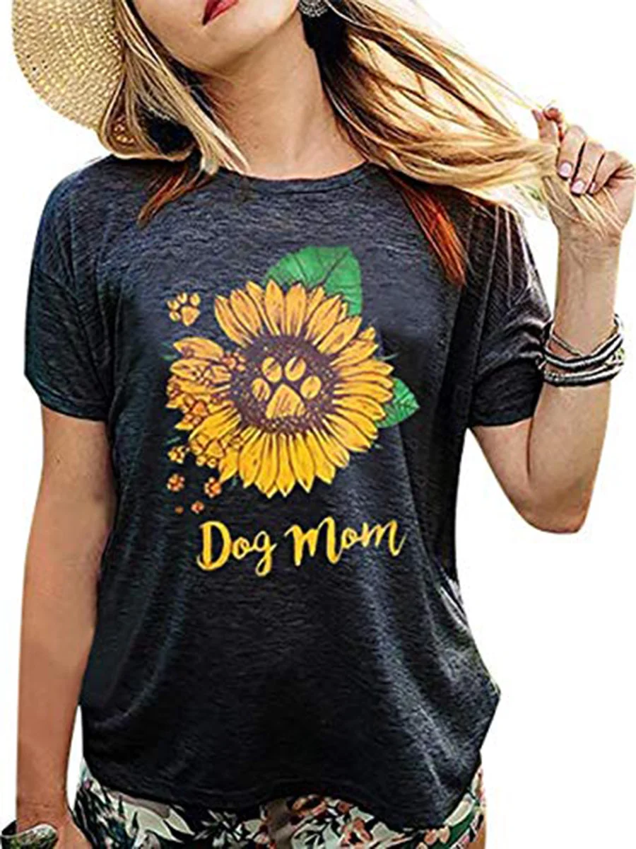 Sunflower dog mom  T-Shirt