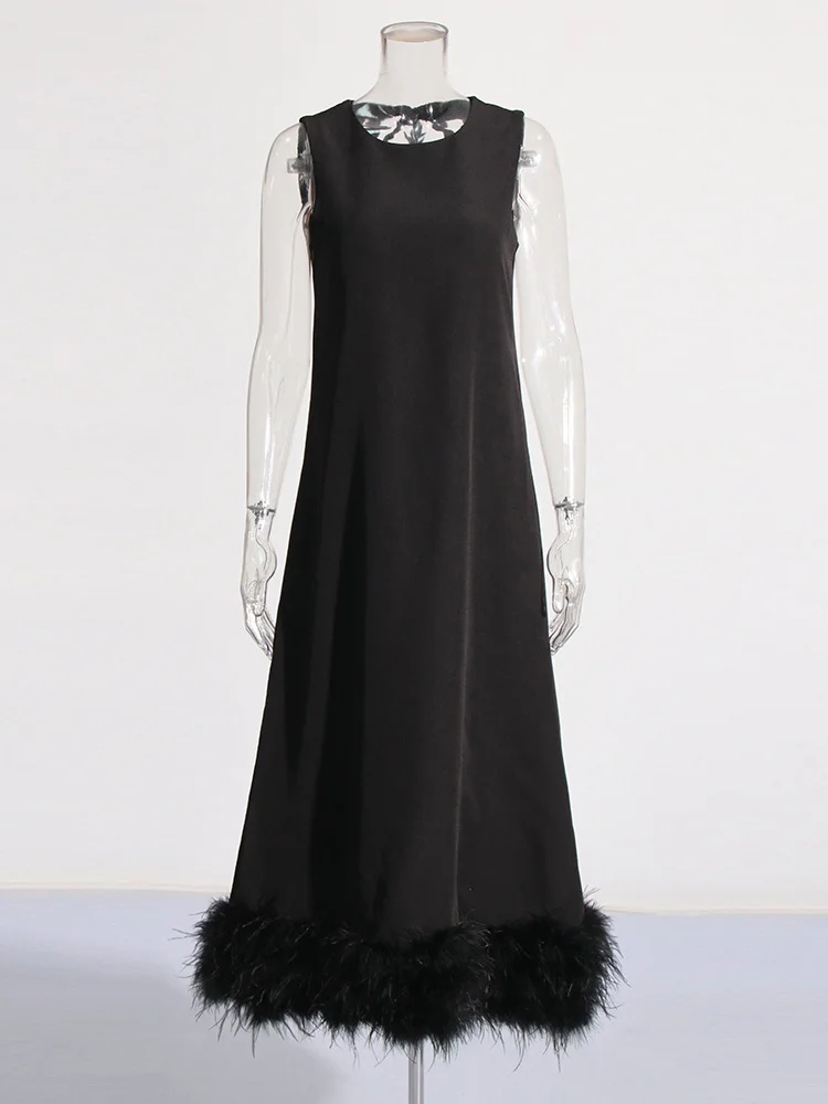 Brownm Spring 2025 New Fashion Temperament Round Neckless Loose Loose Solid Color Feather Splicing Design Long Dress