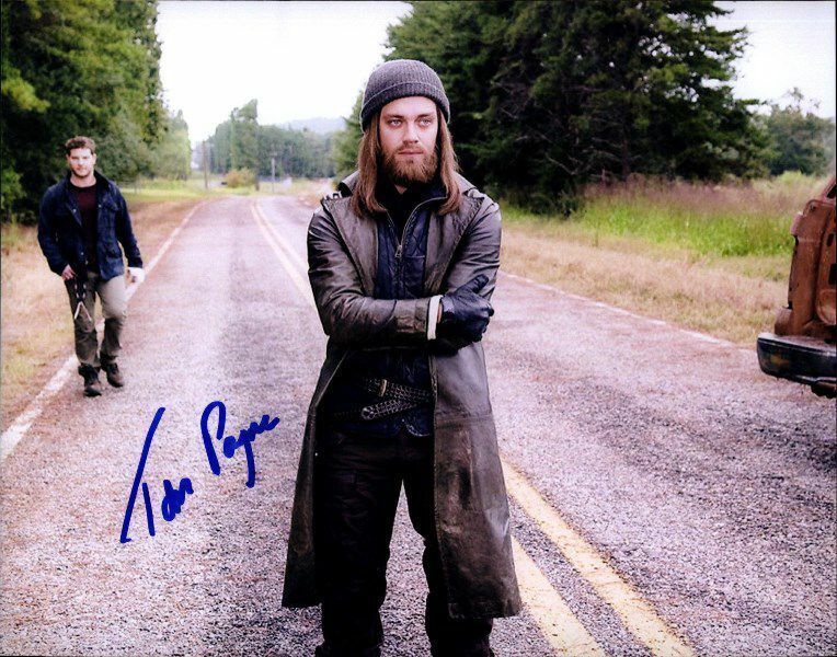 Tom Payne authentic signed celebrity 8X10 Photo Poster painting W/Cert Autographed 32516c1