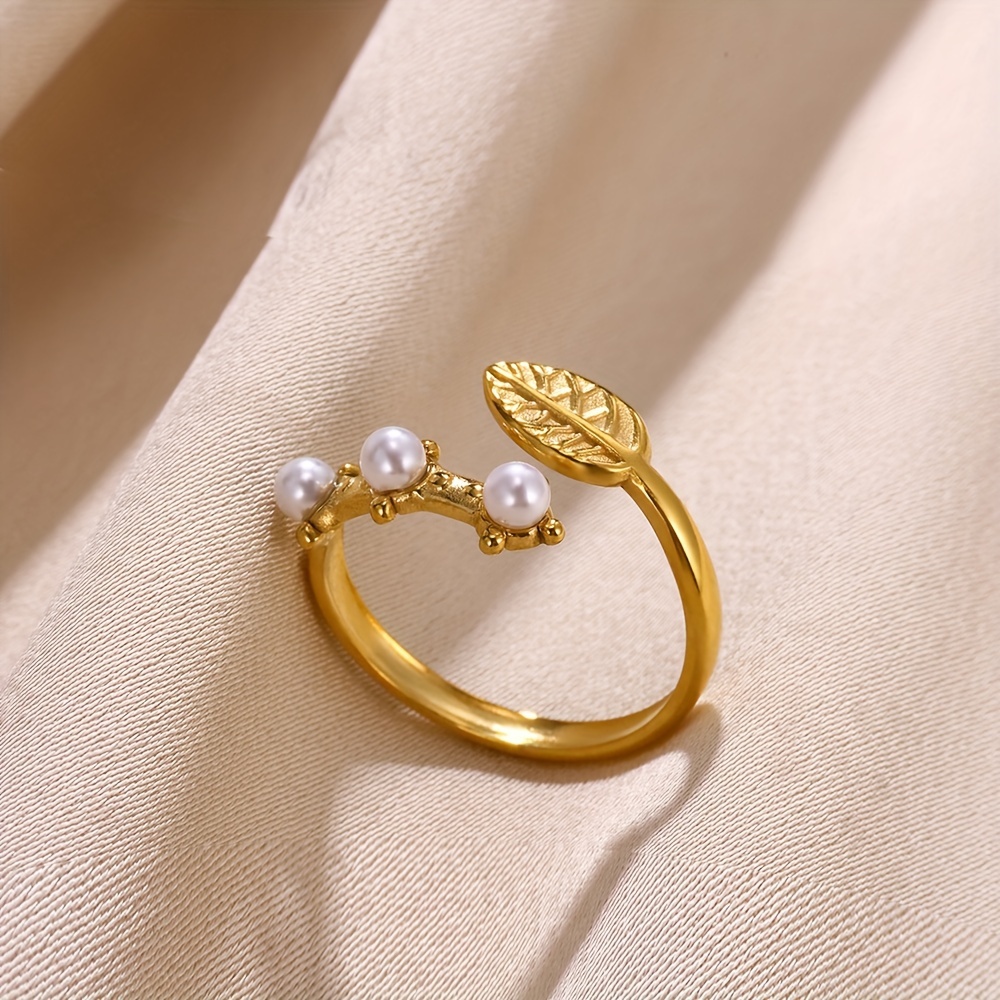 Elegant Gold-Tone Adjustable Stainless Steel Ring with Leaf Detail, Faux Pearls, And zirconia Accents - Vintage-Inspired Open Ring for Weddings, Parties, And Campus Events - Luxury Imitation Pearl Jewelry Accessory, Suitable for All Seasons