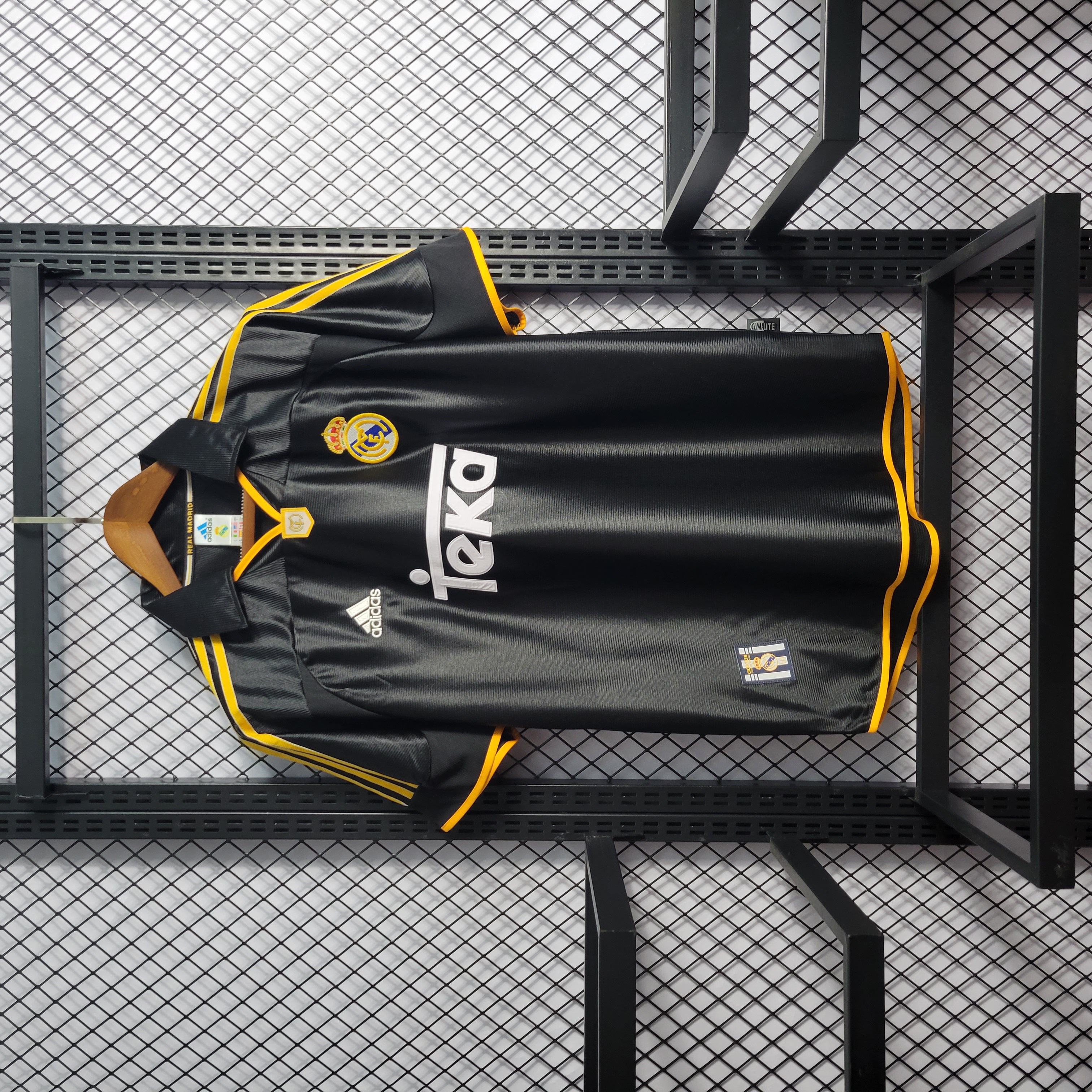Retro Real Madrid 1999-01 Away Jersey